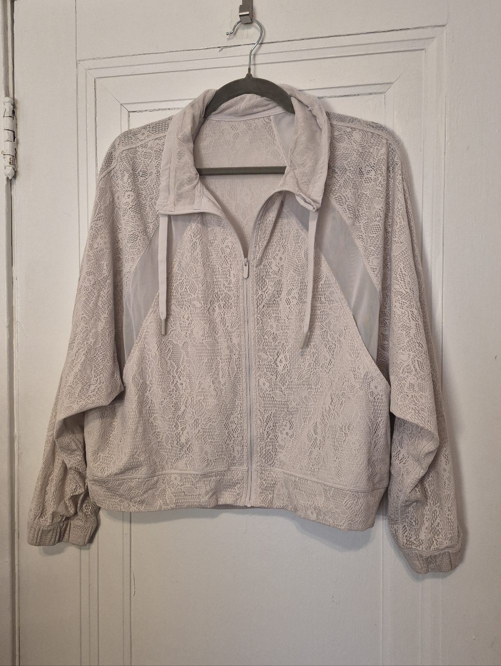 Lululemon In Depth Lace Jacket Size 8 - Picture 2 of 6